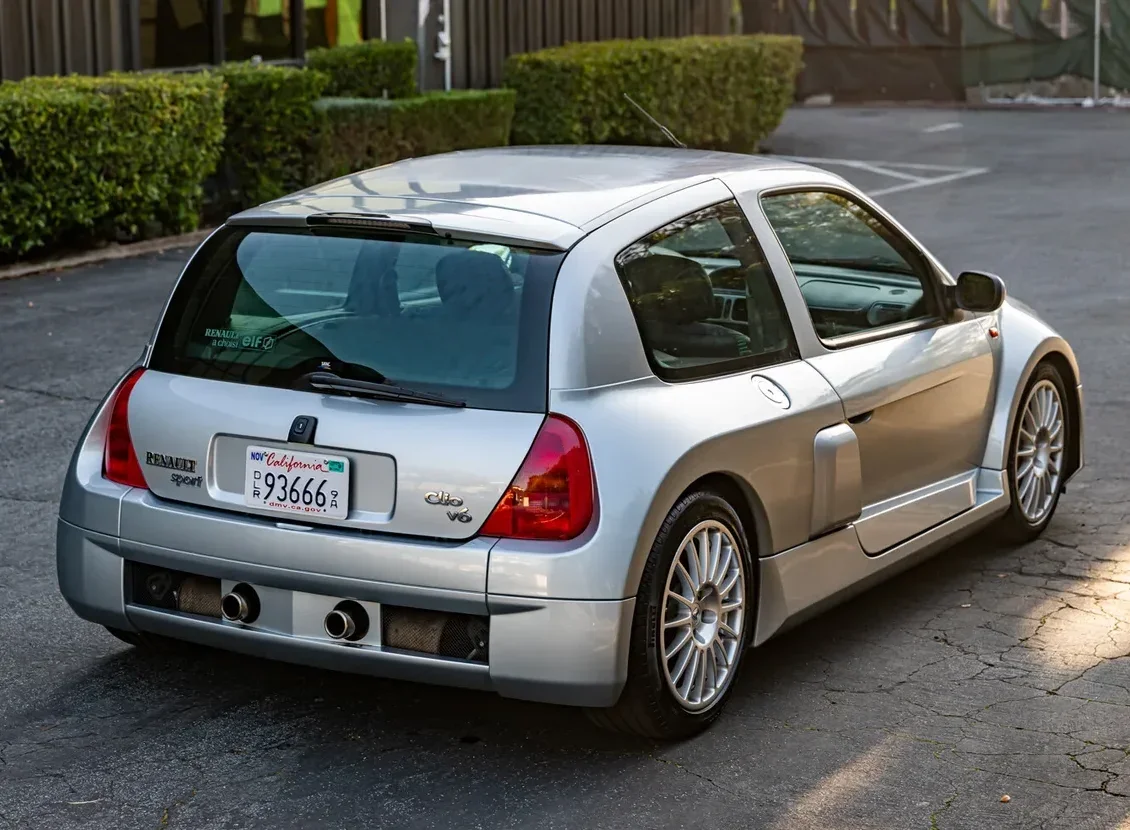 Occasion - Renault Clio V6 (2001) : une nouvelle perle rare sur le marché