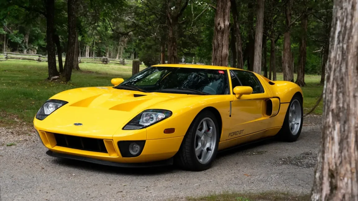 Pourquoi cette Ford GT jaune vaut une fortune alors qu'il lui manque son détail le plus célèbre