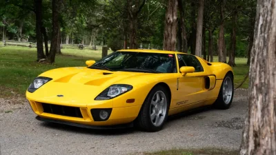 Pourquoi cette Ford GT jaune vaut une fortune alors qu'il lui manque son détail le plus célèbre
