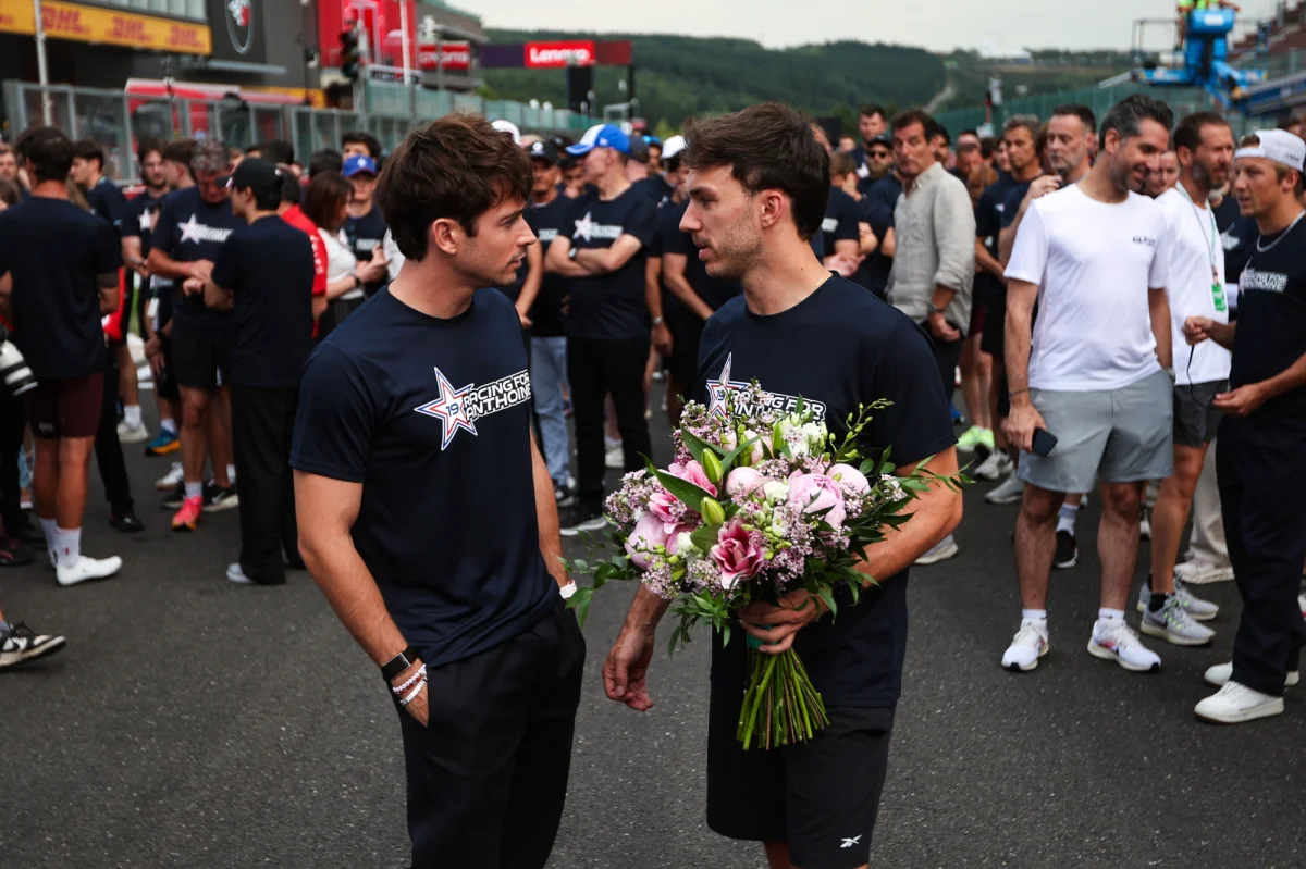 En images : les pilotes de F1 courent à Spa en hommage à Anthoine Hubert
