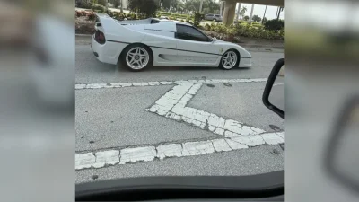 Il pense photographier une rarissime Ferrari F50... Reddit repère immédiatement l'imposture