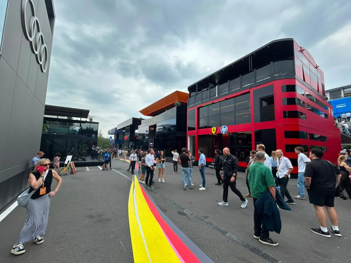 GP de Belgique F1 : quelle écurie gagne la palme du motorhome dans le paddock de Spa ?