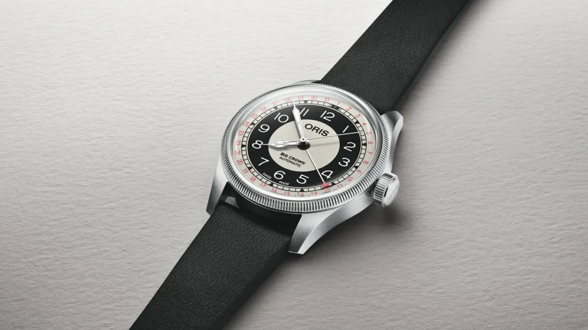 Oris Pointer Date Bullseye : une montre à la couronne proéminente