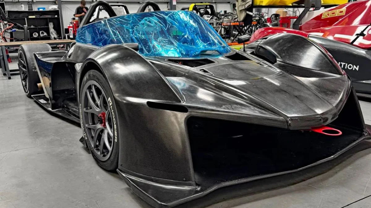 Revolution HyperSport : cette pistarde de plus de 400 ch/tonne dévoile ses secrets avant les premiers essais clients