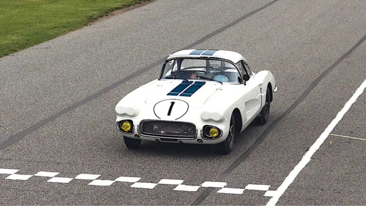 Crashée au Mans puis oubliée pendant 40 ans : cette Corvette pourrait dépasser les 2 millions d'euros aux enchères