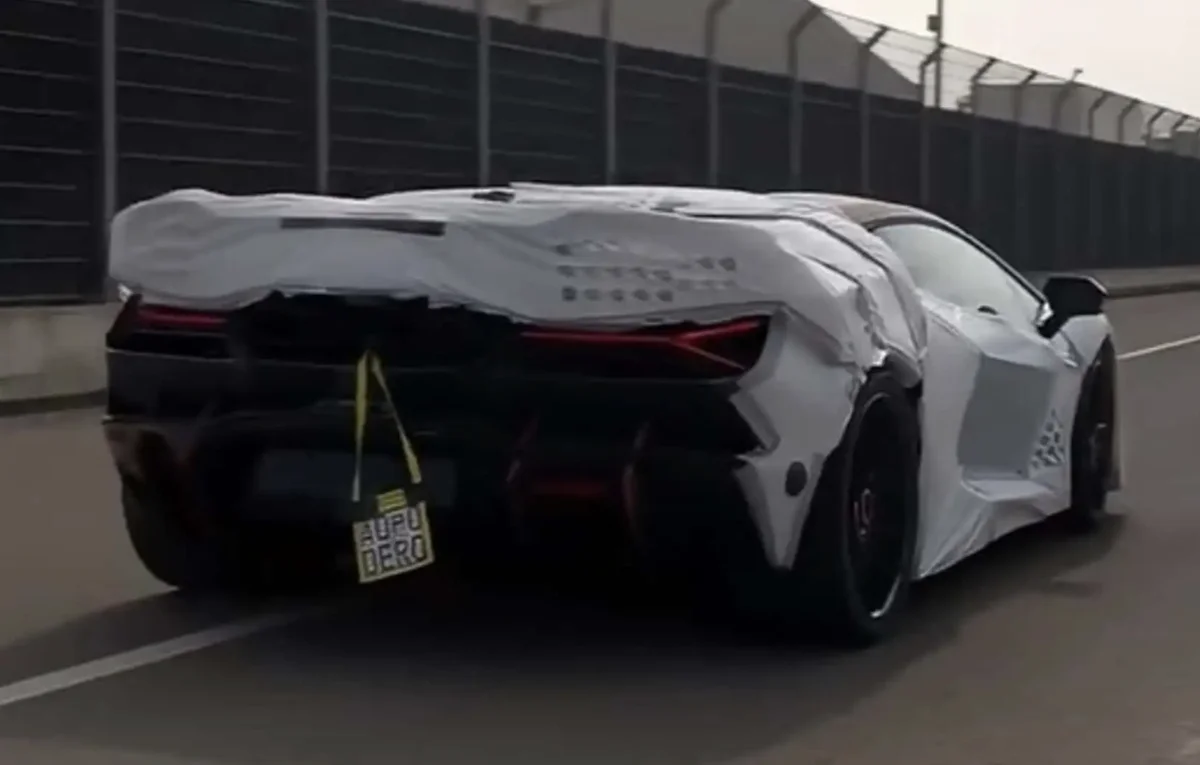 Serait-ce la future Lamborghini Revuelto SVJ aperçue aux abords du Nürburgring ? (+vidéo)