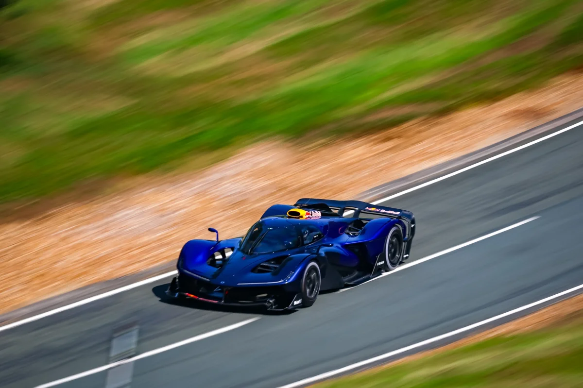 Red Bull RB17 : voici pourquoi l'hypercar devait avoir un V10 sous le capot (+images)