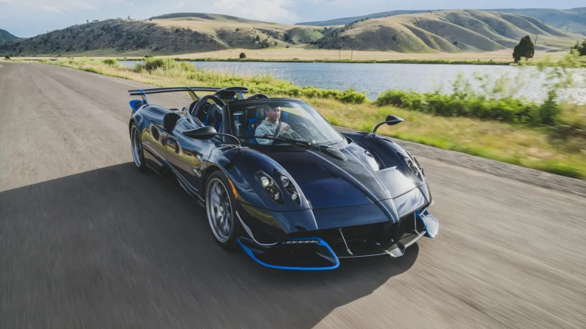 L'unique Pagani Huayra Roadster à boîte manuelle pourrait atteindre 6 millions d'euros aux enchères