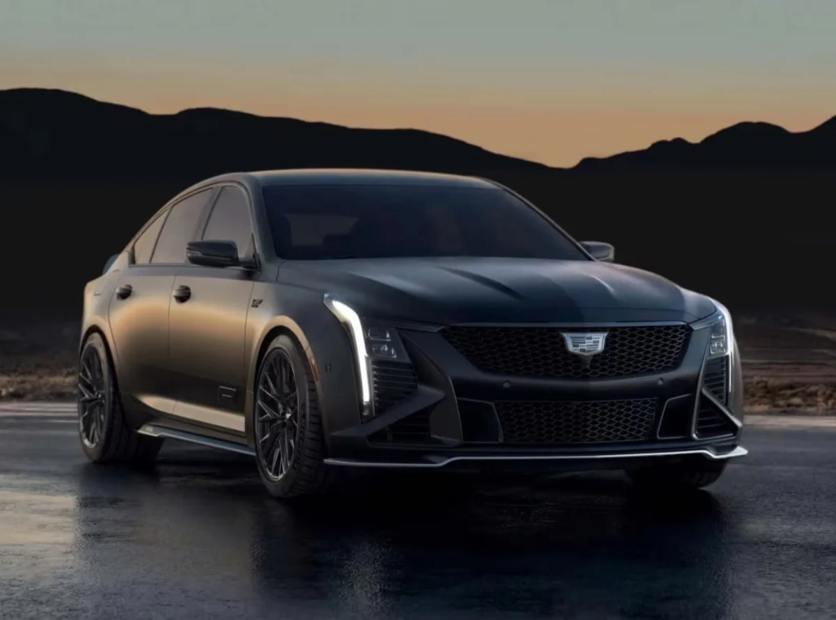 On croyait cette berline V8 à boîte manuelle condamnée… elle pourrait finalement revenir !