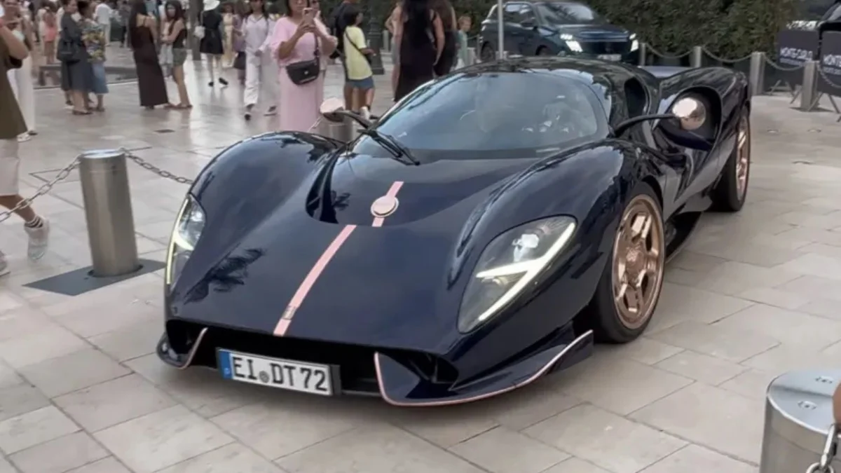 Même à Monaco, la De Tomaso P72 réussit à voler la vedette aux hypercars les plus exclusives