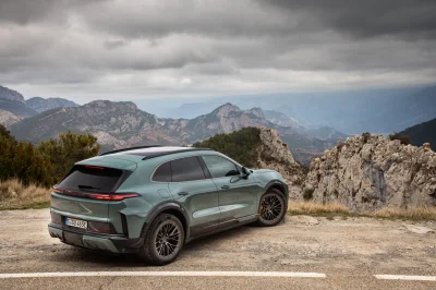 Porsche Cayenne Turbo : comment fonctionne son moteur électrique ?