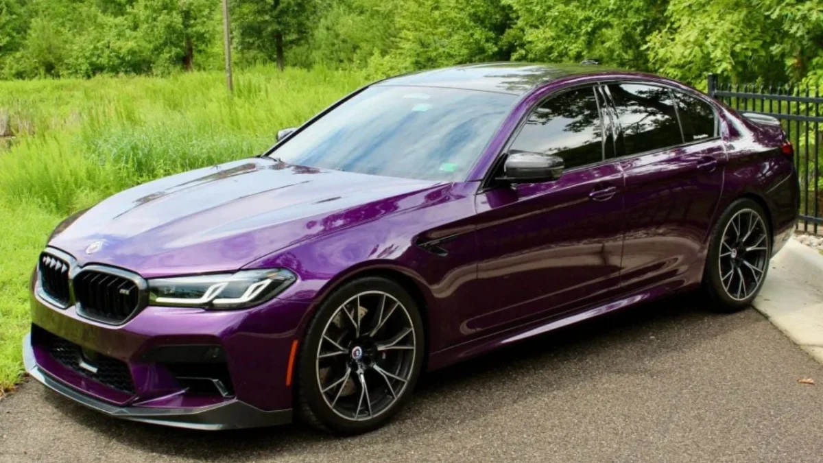 Cette BMW M5 Competition "Twilight Purple" a dépassé sa cote malgré 47 000 km et un historique loin d'être parfait