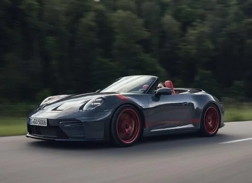 Porsche voit ses ventes reculer, mais améliore nettement sa rentabilité