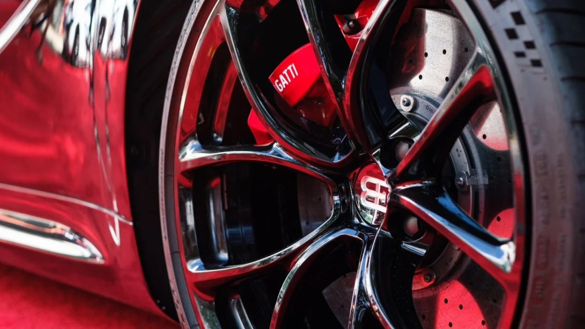 36 000 € pour quatre pneus sur la Veyron : comment Bugatti et Michelin ont réduit la note sur la Chiron