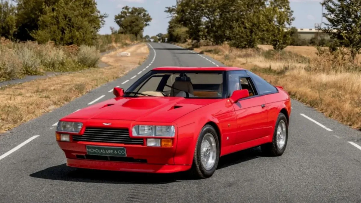 Moins de 1 000 km en 36 ans : cette Aston Martin V8 Vantage Zagato est quasiment neuve