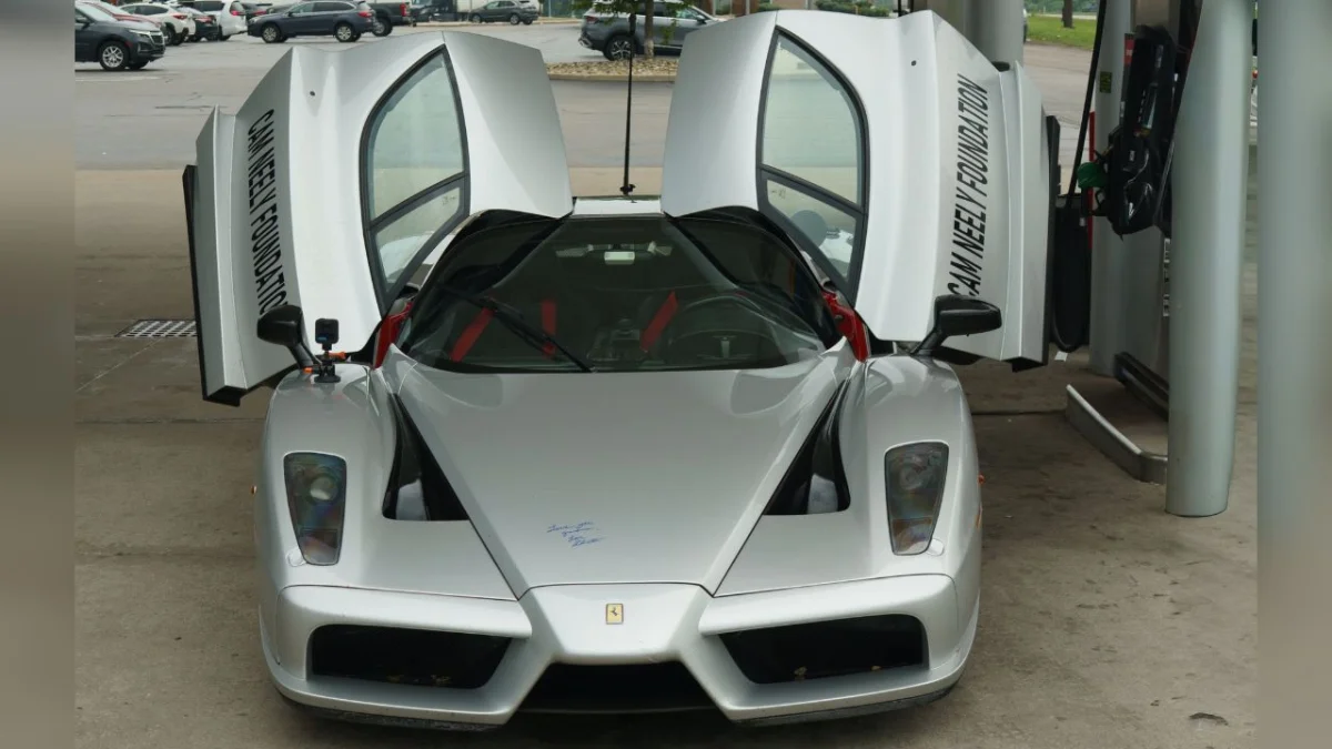 Plus de 5 000 km à travers les États-Unis en Ferrari Enzo pour lutter contre le cancer